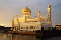 Choáng ngợp “cung điện vàng ròng” xa hoa của Hoàng gia Brunei