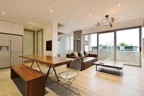 Bỏ vách ngăn cố định, căn hộ Hà Nội đẹp bất ngờ