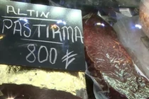 Thịt bò “bọc” vàng sang chảnh... ăn một miếng bằng cả gia tài