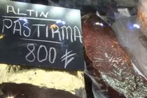 Thịt bò “bọc” vàng sang chảnh... ăn một miếng bằng cả gia tài