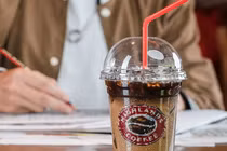 Cafe Highland bị tố “đuổi” khách sau 1 tiếng hoặc phải mua thêm đồ uống?