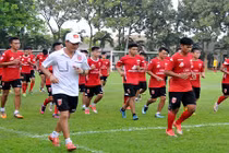 Bầu Thắng hành động, cựu vô địch V.League trước nguy cơ giải tán