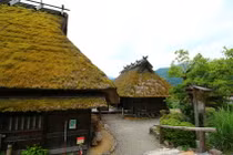 Sửng sốt ngôi làng nhà lợp cỏ tranh đẹp như cổ tích