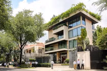 "Đột nhập" nhà sang chảnh nằm trên phố đắt nhất Sài Gòn của Hoa hậu Đặng Thu Thảo