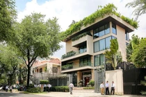 "Đột nhập" nhà sang chảnh nằm trên phố đắt nhất Sài Gòn của Hoa hậu Đặng Thu Thảo