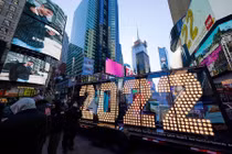 Chào 2022, lạc quan với ánh sáng xuyên đại dịch