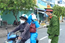 Mới: TP HCM không yêu cầu giấy đi đường đối với 3 nhóm đối tượng