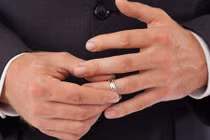 Đàn ông ở độ tuổi nào có nguy cơ ngoại tình nhiều nhất?