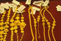 Giá vàng trong nước và thế giới tăng bao nhiêu?