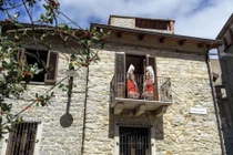 Ngỡ ngàng những ngôi nhà bằng đá chỉ 1 Euro ở Italy