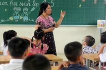 Tinh giản biên chế máy móc là nguyên nhân khiến thiếu giáo viên?
