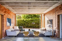 Phòng khách đẹp khó cưỡng nhờ thiết kế tường gạch độc đáo