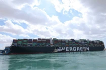 Siêu tàu mắc kẹt trên kênh đào Suez gây thiệt hại lớn cỡ nào?