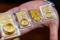 Khách mua vàng ngày vía Thần Tài giờ lãi “khủng” thế nào?