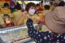 Giá vàng hôm nay 23/4: Tiêu tan hơn nửa triệu đồng/lượng sau một đêm