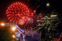 Doanh nghiệp nợ tiền bắn pháo hoa hơn 73 tỉ đồng