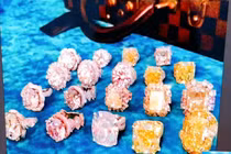 “Lóa mắt” bộ sưu tập kim cương 6.800 tỷ của đại gia Phương Hằng