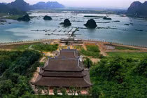 Chi tiết ngôi chùa lớn nhất thế giới của đại gia Văn Trường