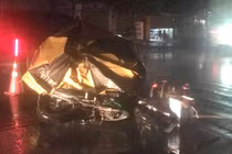 Truy tìm tài xế ôtô bỏ trốn sau tai nạn chết người