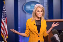 Cựu cố vấn Tổng thống Mỹ mắc COVID-19