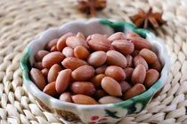 Cảnh báo nguy hiểm khi phụ nữ mang thai ăn lạc 