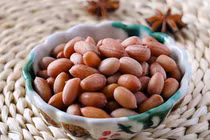 Cảnh báo nguy hiểm khi phụ nữ mang thai ăn lạc 