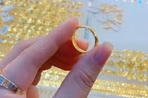 Khoe quà Valentine khủng cô gái nhận về phản ứng trái chiều