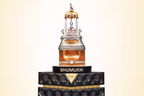 Chai nước hoa 30 tỷ đồng có gì "kịch độc"?