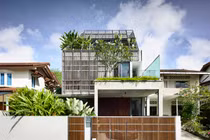 Choáng ngợp cả rừng nhiệt đới vào bên trong ngôi nhà giữa phố