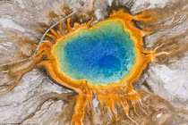 Ngỡ ngàng trước vẻ đẹp siêu thực của Trái Đất từ độ cao 1.000 mét 