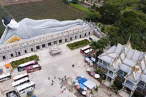 Ngôi chùa Khmer 300 năm tuổi có tượng Phật nằm lớn nhất Việt Nam