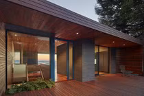 Ngỡ ngàng nhà cấp 4 ốp gỗ đẹp long lanh trên núi