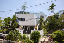 Thiết kế 3 giải pháp cản nhiệt, nhà hướng Tây mát rượi giữa nắng hè