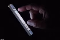 Thanh niên vượt 100 km lúc nửa đêm để đấm kẻ thứ ba 