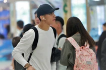 Văn Hậu có mặt ở Thái Lan, chuẩn bị nhập đội đá VL World Cup 2022