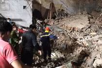 Chùm ảnh vụ sập nhà phố cổ sát Hồ Gươm