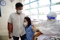 Tiến hành các thủ tục để mua vắc xin cho trẻ 5-11 tuổi