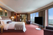 Bên trong căn phòng khách sạn có giá gần 2 tỷ đồng/đêm