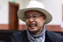 Vụ ly hôn vợ chồng Trung Nguyên: Bà Diệp Thảo lại nhập viện, tòa tạm ngưng