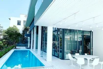 Mãn nhãn loạt bể bơi xa xỉ trong nhà sao Việt