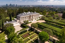 "Đột nhập" ngôi nhà đắt nhất ở Mỹ, giảm giá vô số tỷ đồng nhưng vẫn "ế sưng"