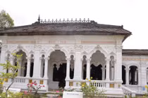 Khám phá nhà cổ 200 năm đẹp nức tiếng ở miền Tây