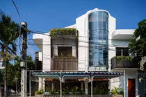 Nhà liền kề hướng chính Tây ghép hai thành một, nội thất vô cùng độc đáo