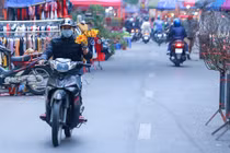 Chợ hoa Tết Tân Sửu vắng bóng người mua