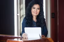 Chân dung nữ đại gia gốc Việt thành triệu phú Mỹ ở tuổi 27