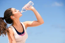 Lười uống nước có thể khiến bạn mắc ‘cả tỷ bệnh’ nguy hiểm