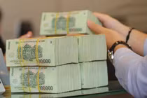 Chị gái đặt lên bàn nửa tỷ và nói một câu khiến vợ chồng tôi nghẹn ngào