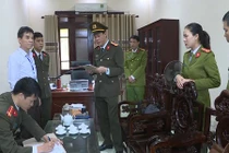 Gia đình 2 Phó giám đốc Sở bị bắt tạm giam kêu oan