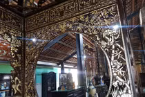 Cận cảnh chiếc giường cổ đại gia bán 4 nền nhà mới đủ tiền mua