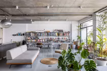 Kỳ lạ căn hộ lộ thiên mọi thứ, trừ toilet giữa Sài Gòn trên báo Mỹ